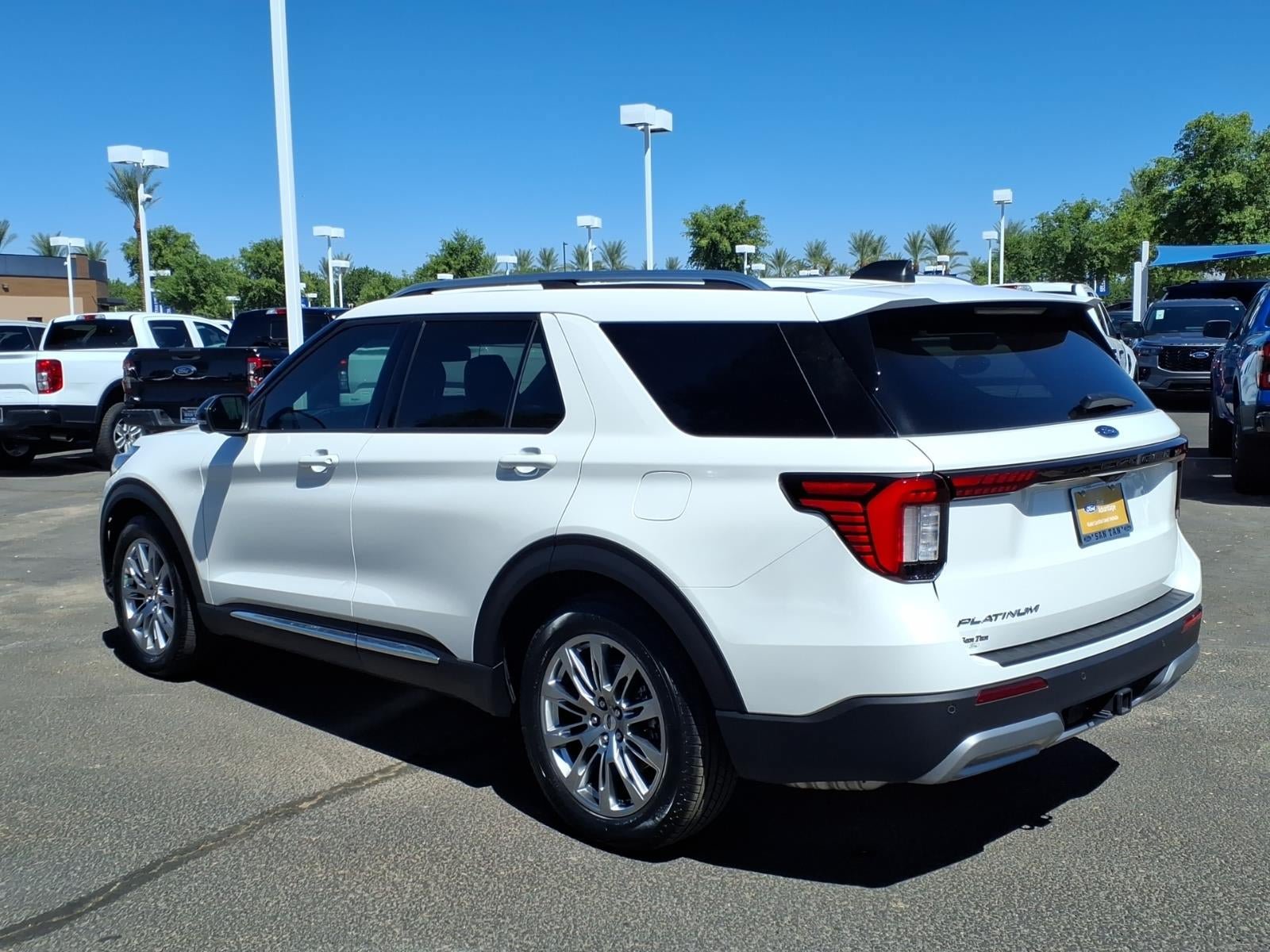 Certified 2025 Ford Explorer Platinum RWD image 6