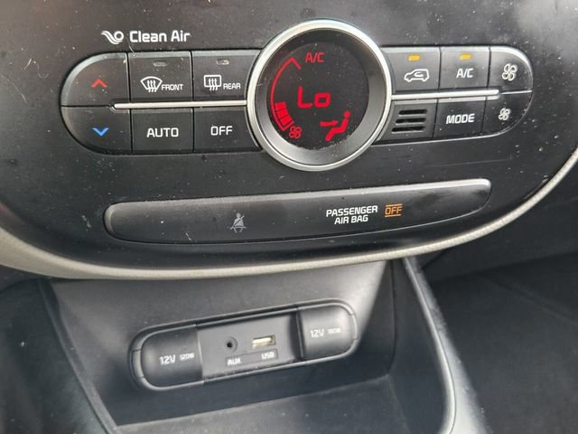 Used 2017 Kia Soul + FWD image 19