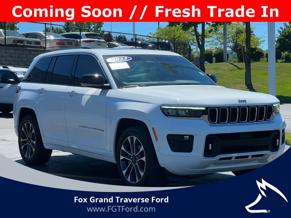 Used 2023 Jeep Grand Cherokee Overland w/ Luxury Tech Group IV AWD/4WD image 40