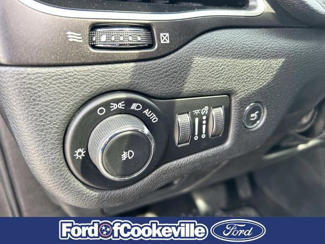 Used 2019 Jeep Cherokee Trailhawk AWD/4WD image 31