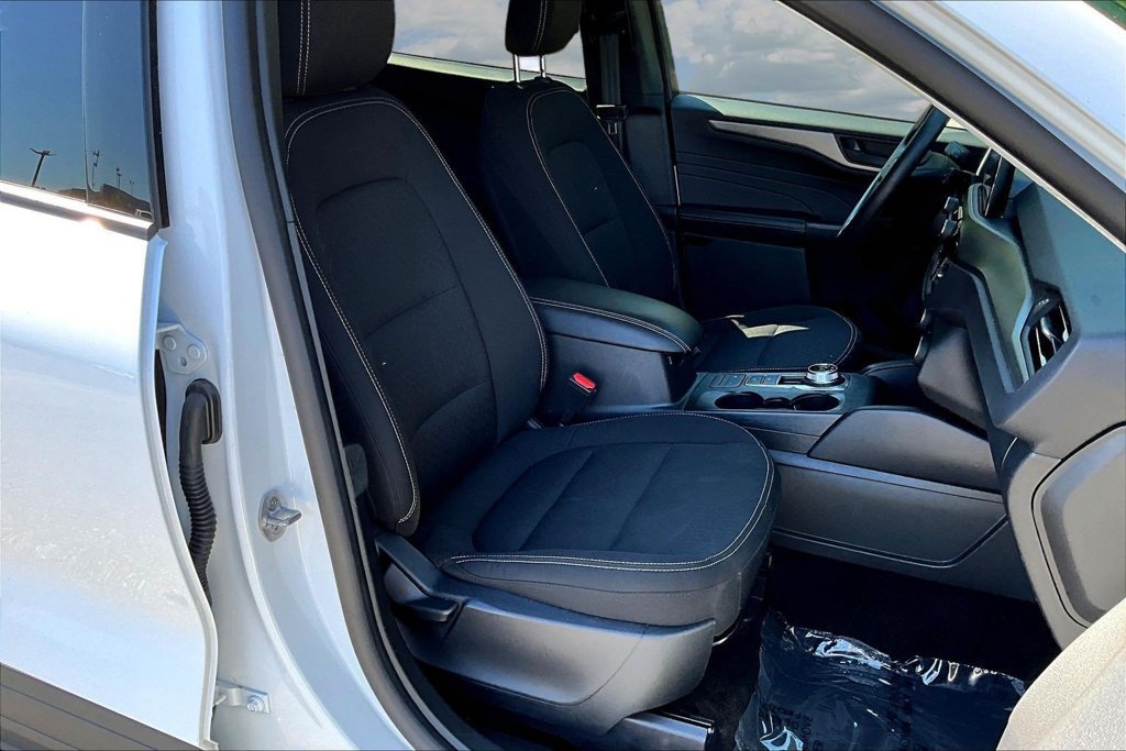 Certified 2025 Ford Escape Active AWD/4WD image 31