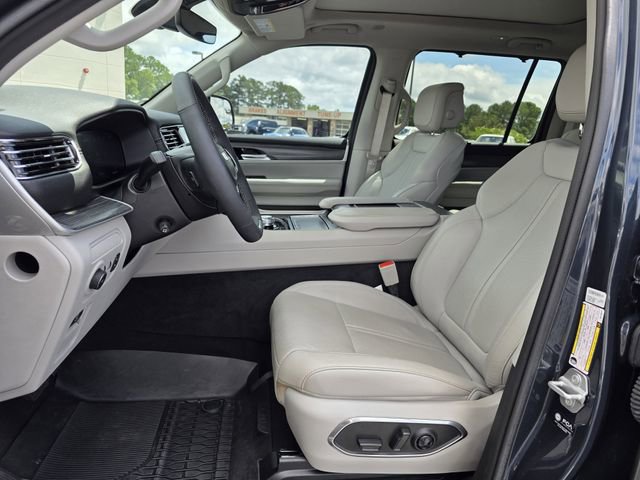 Used 2024 Jeep Wagoneer Series II w/ Premium Group I RWD image 13