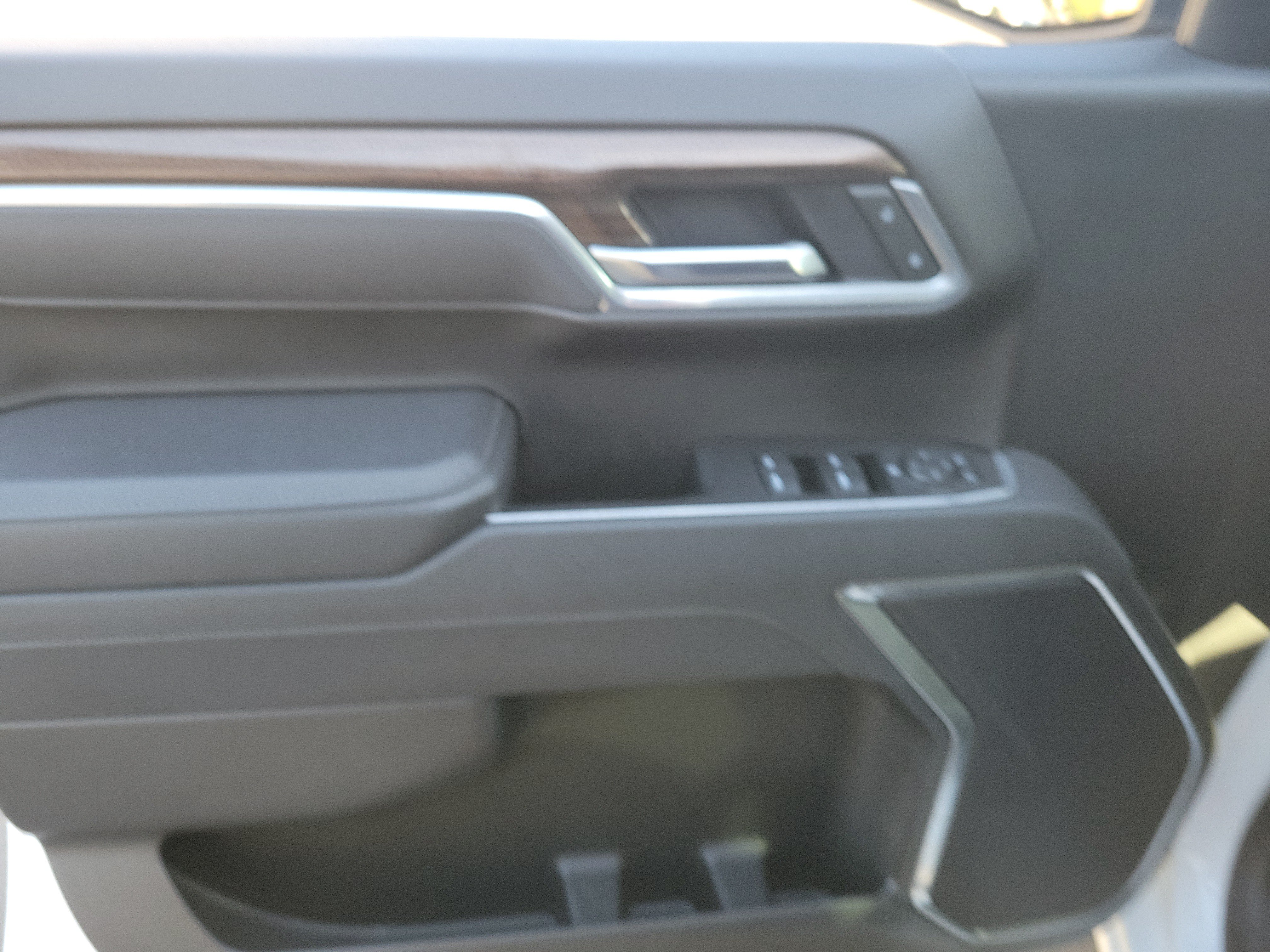 Used 2025 Chevrolet Silverado 1500 RST AWD/4WD image 11