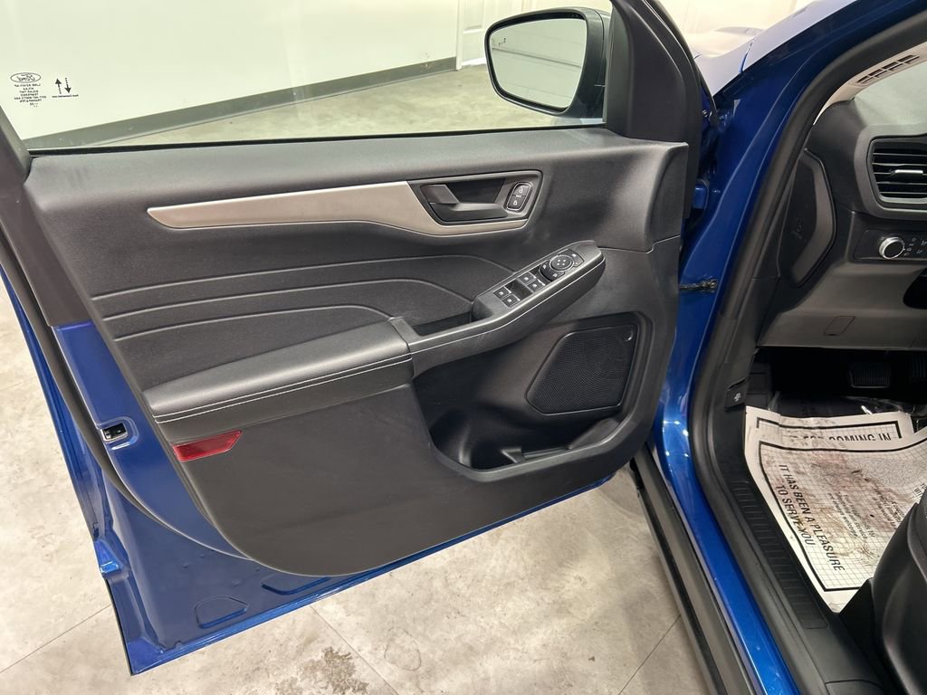 Certified 2022 Ford Escape SE w/ Cold Weather Package image 14