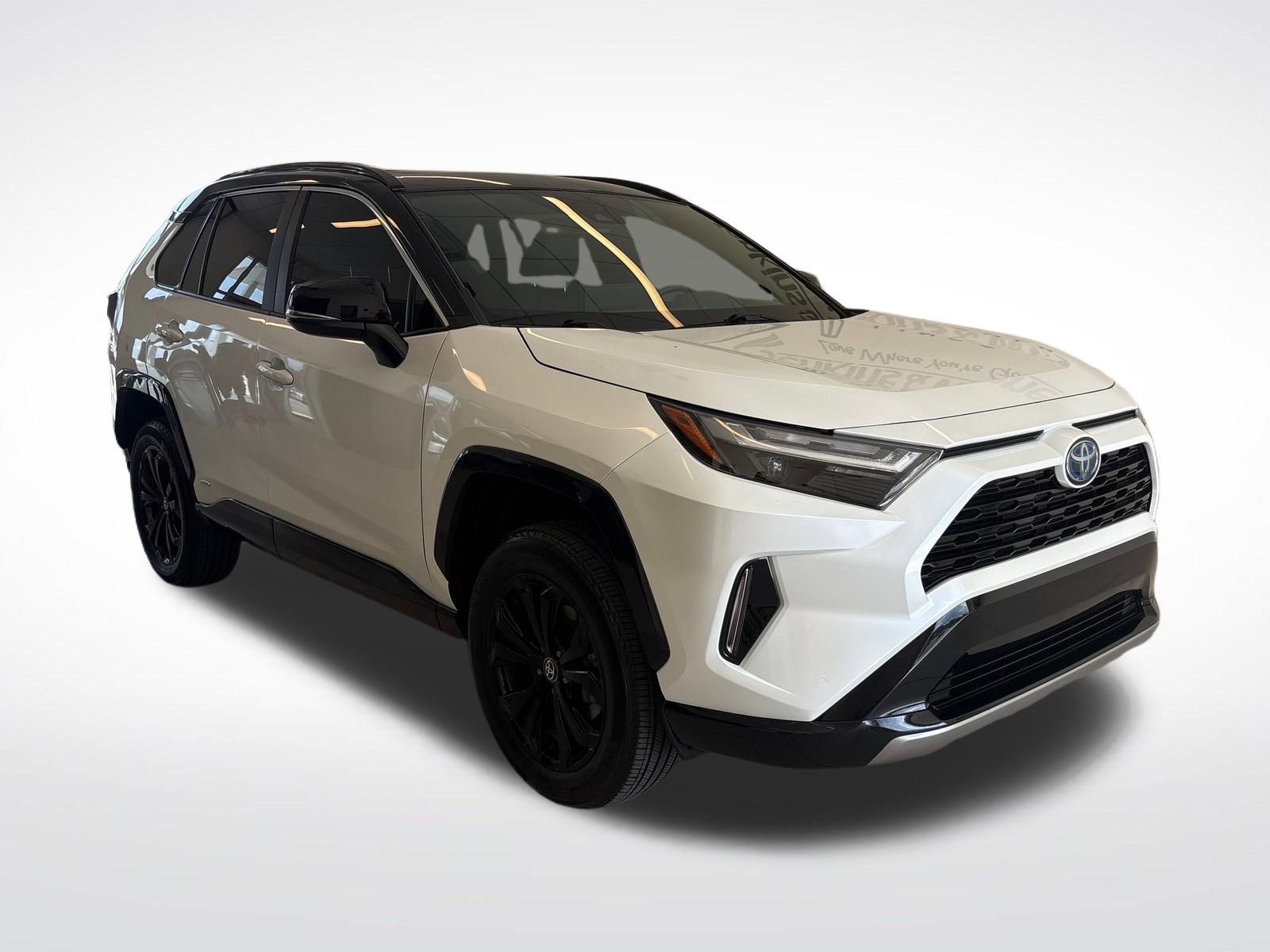 Used 2024 Toyota RAV4 XSE AWD/4WD image 4