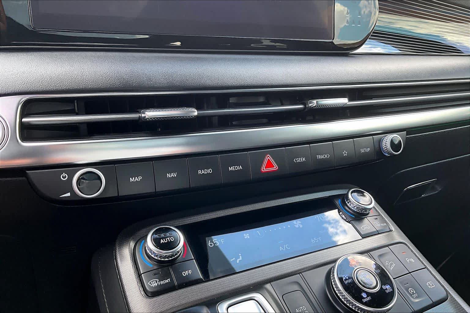 Used 2025 Hyundai Palisade Calligraphy AWD/4WD image 32