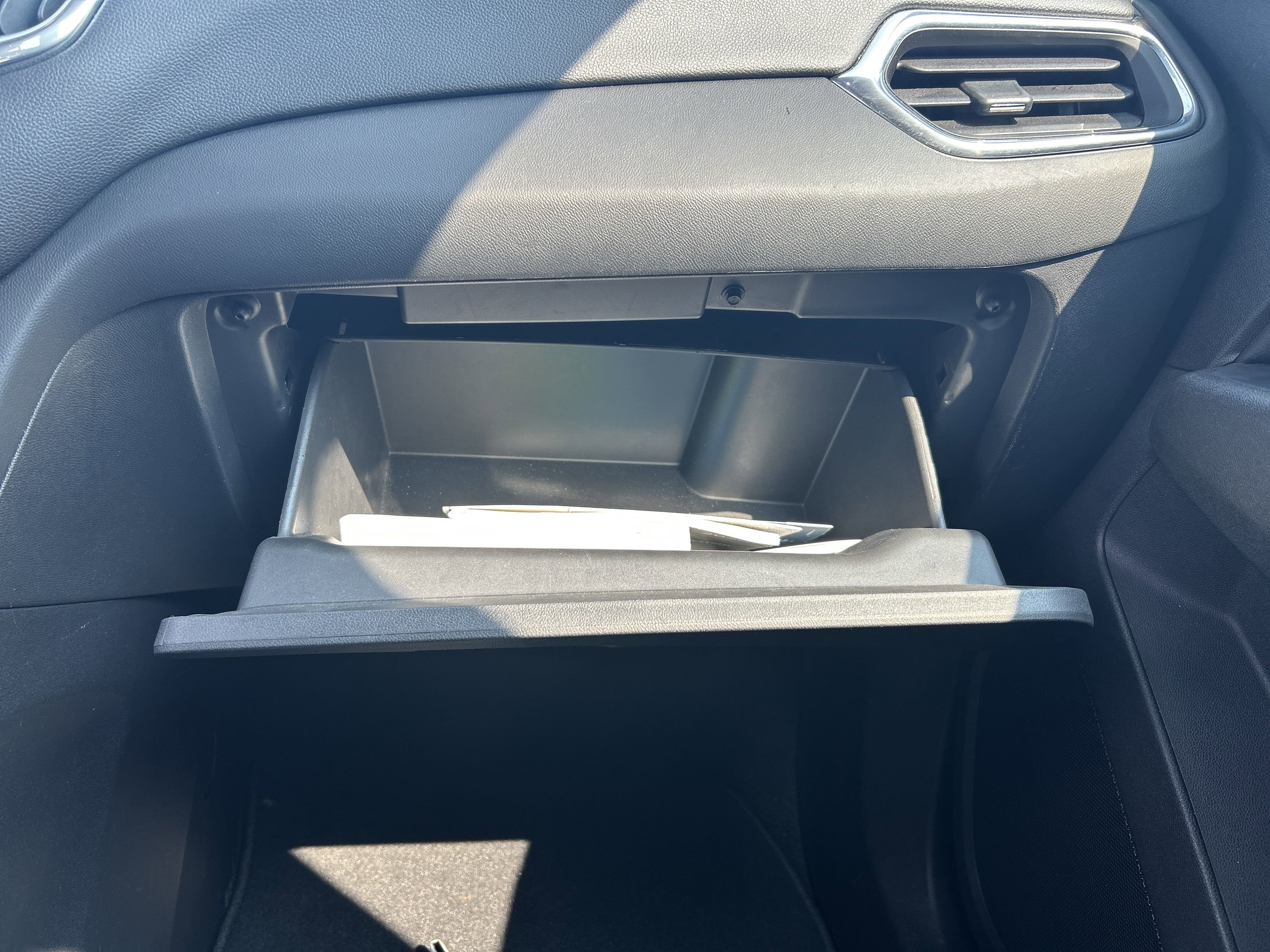 Used 2020 Chevrolet Equinox LT w/ Midnight Edition image 30