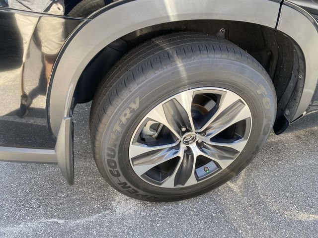 Used 2023 Toyota Highlander XLE FWD image 9