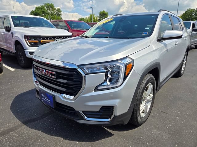 Used 2022 GMC Terrain SLE w/ Driver Convenience Package AWD/4WD image 3
