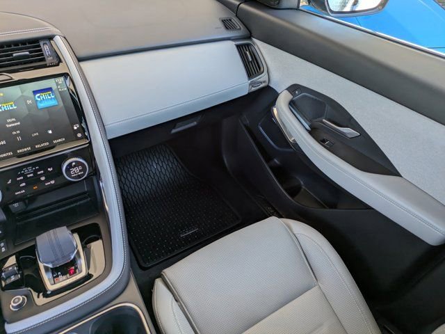 Used 2024 Jaguar E-PACE R-Dynamic SE image 15