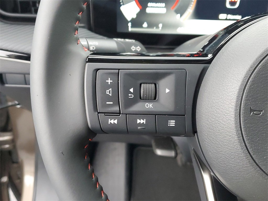 Used 2025 Nissan Kicks SR image 47