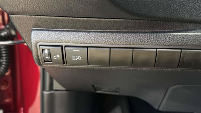 Used 2025 Toyota Corolla LE FWD image 12