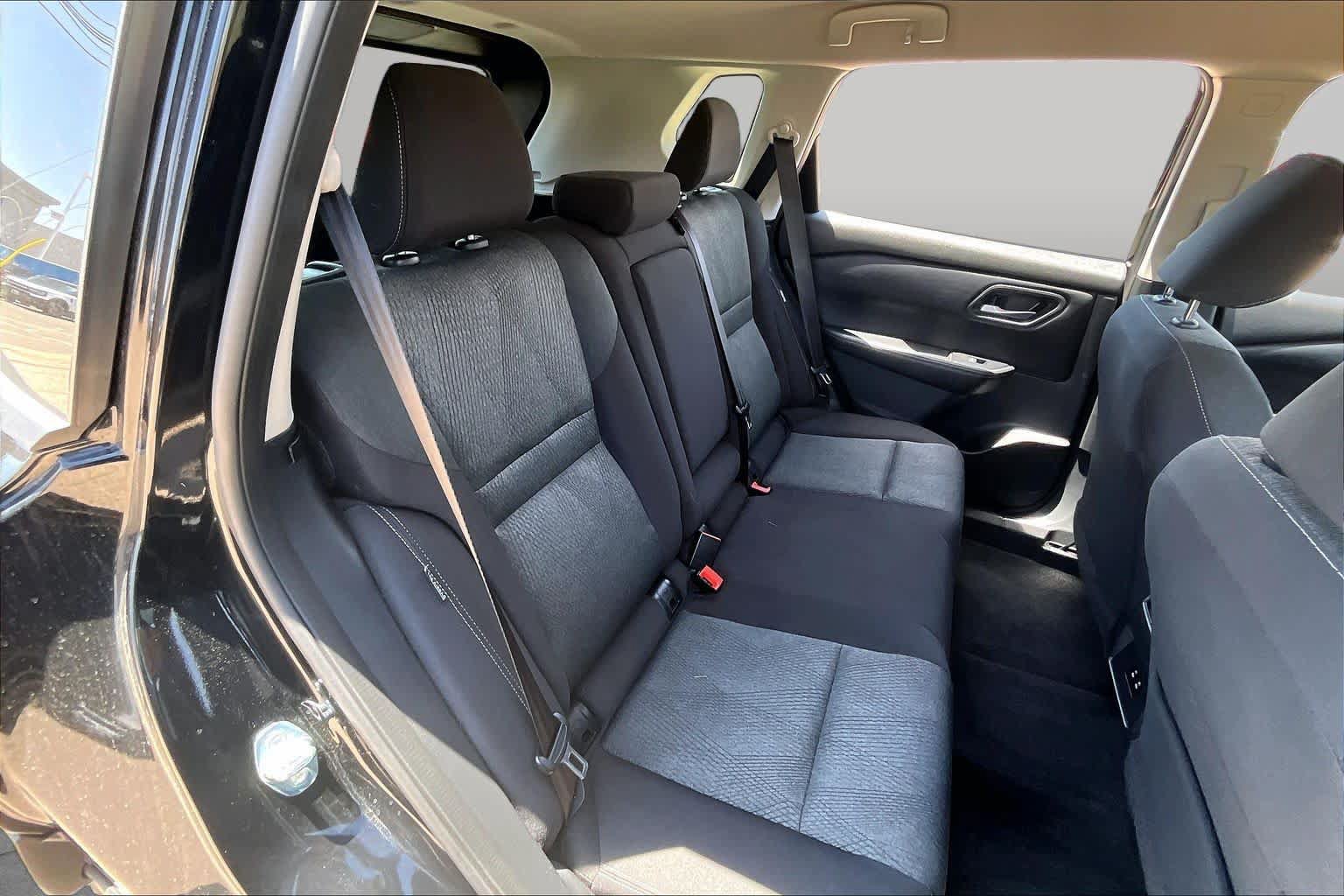 Used 2025 Nissan Rogue SV FWD image 19