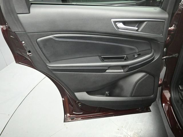 Certified 2017 Ford Edge Titanium w/ Technology Package image 22