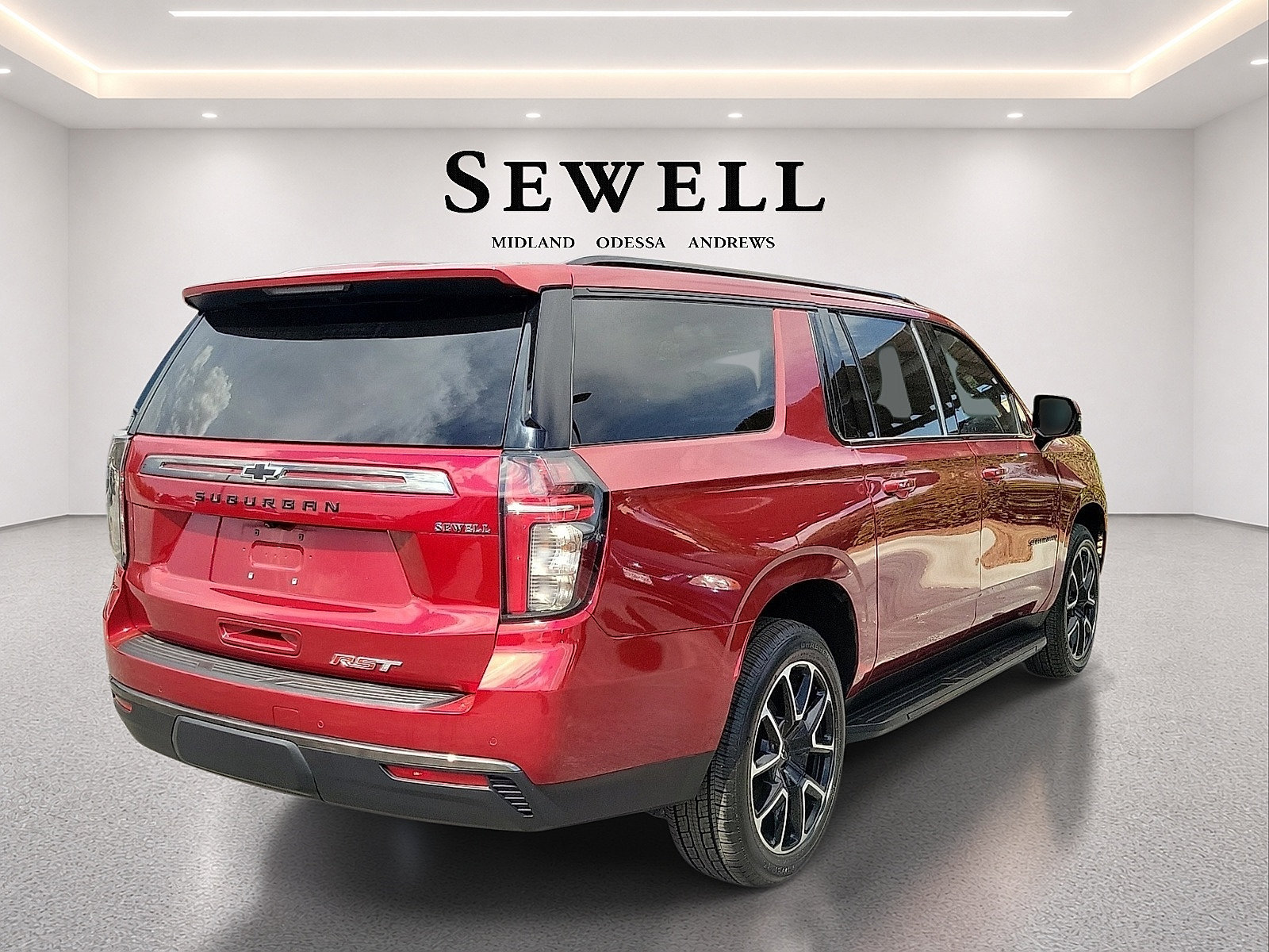 Used 2022 Chevrolet Suburban RST w/ Luxury Package AWD/4WD image 4