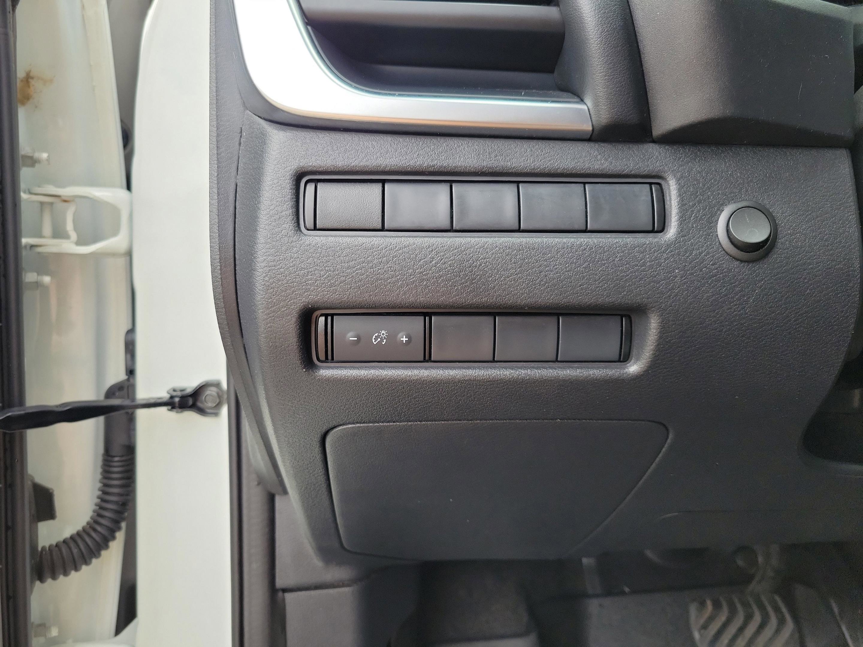 Used 2021 Nissan Rogue S image 21