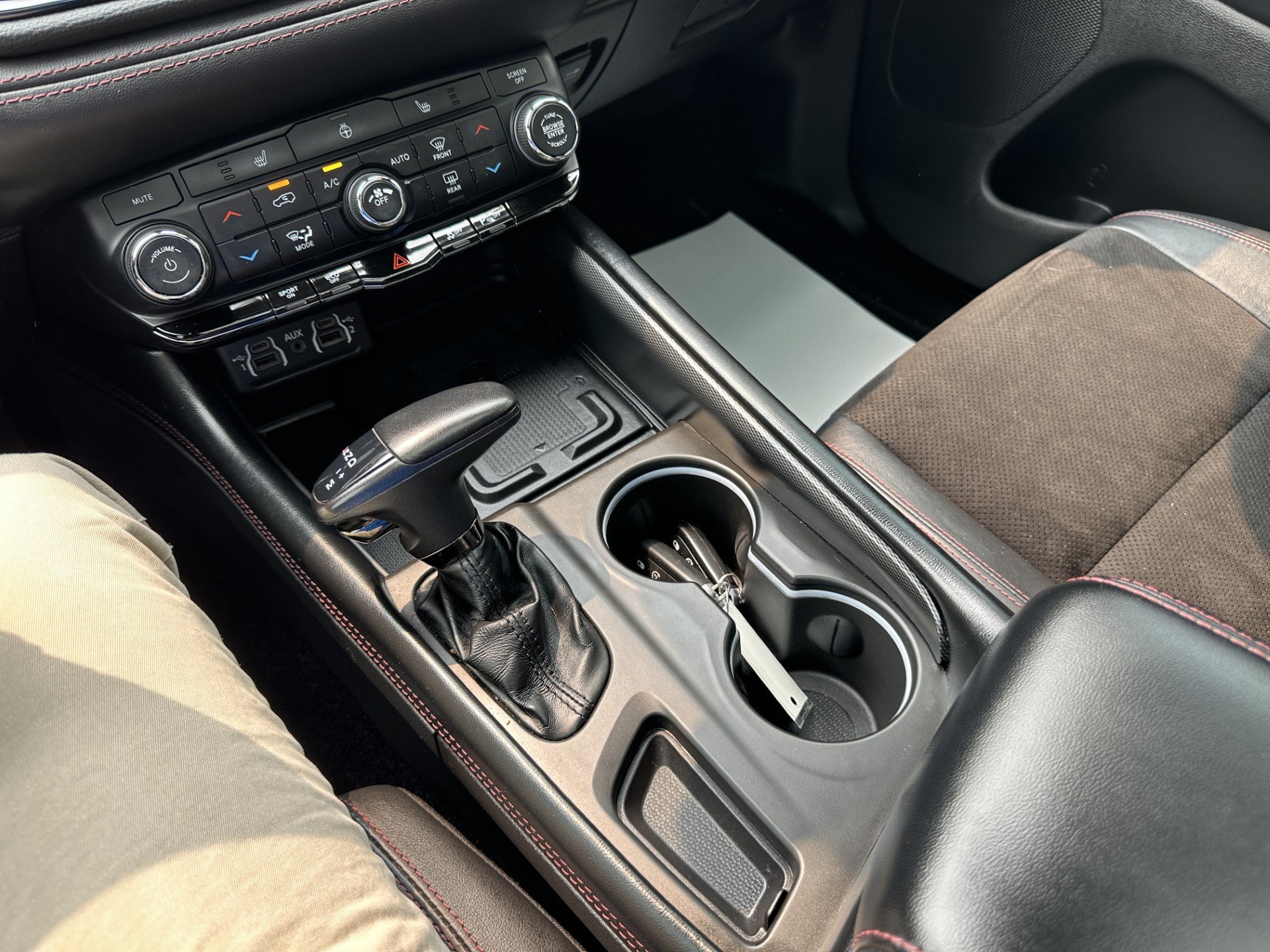 Used 2021 Dodge Durango R/T w/ Blacktop Package AWD/4WD image 15