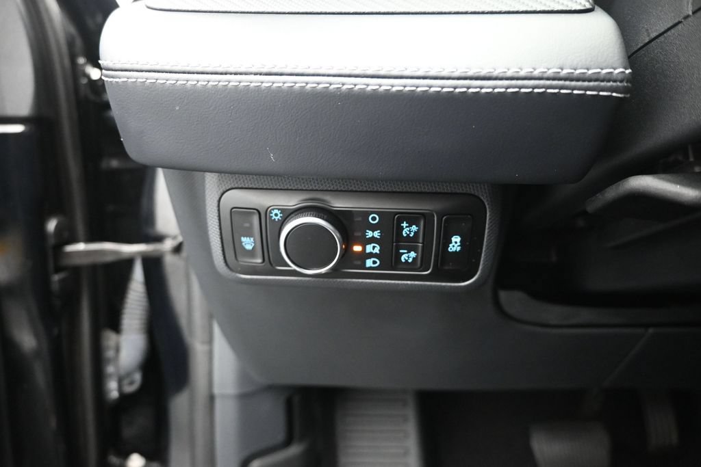 Certified 2025 Ford Mustang Mach-E Select RWD image 13