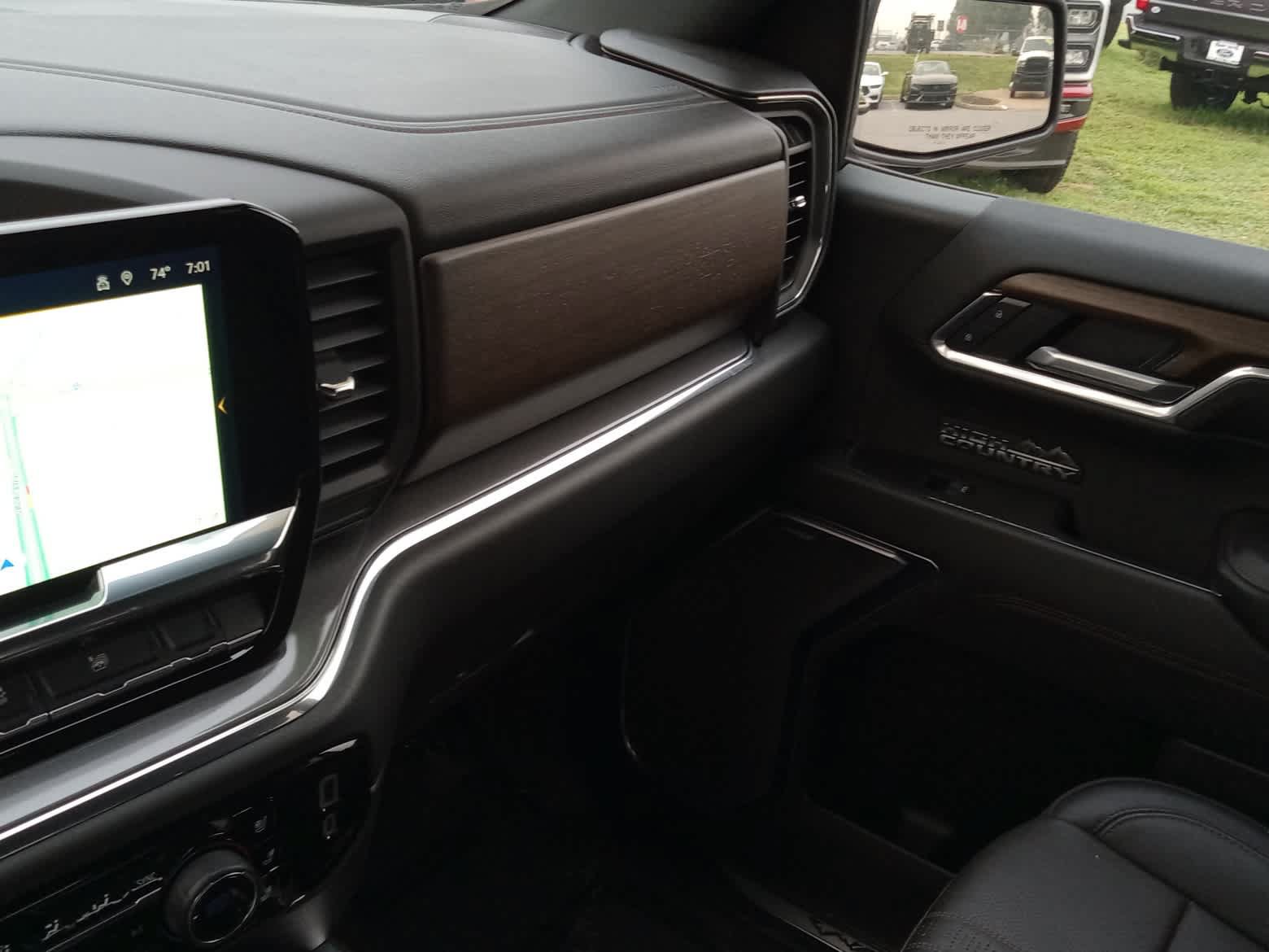 Used 2025 Chevrolet Silverado 1500 High Country w/ Midnight Edition AWD/4WD image 28