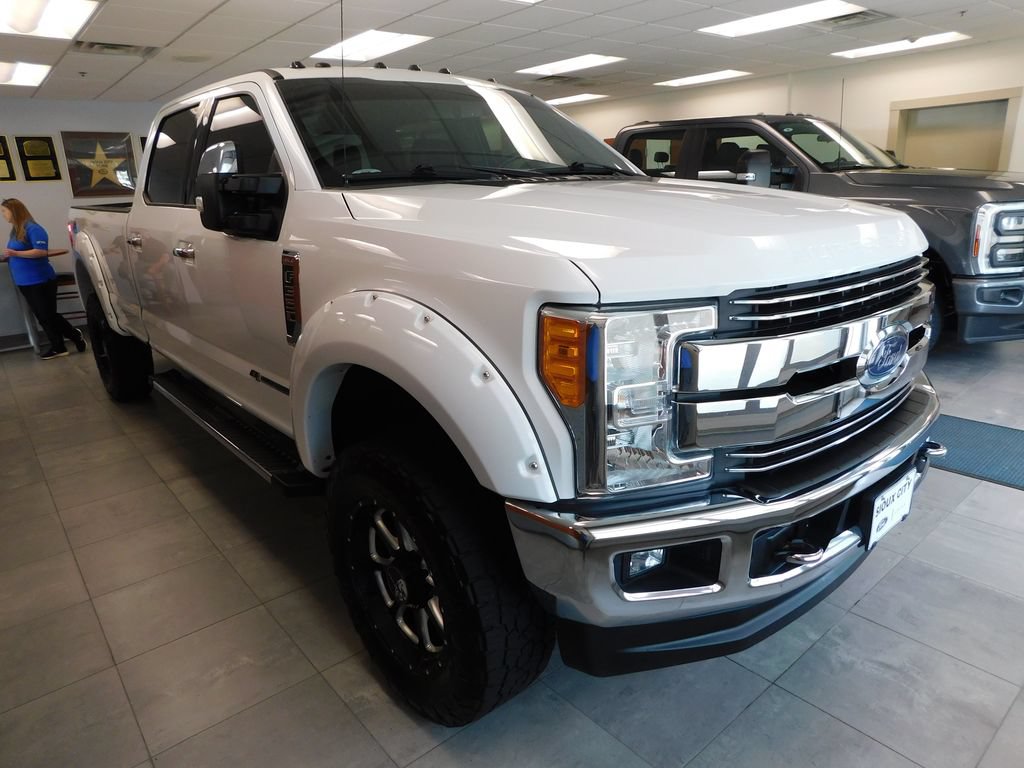 Certified 2017 Ford F350 Lariat w/ Chrome Package AWD/4WD image 3