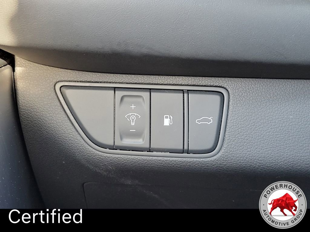 Used 2025 Genesis G70 2.5T image 26