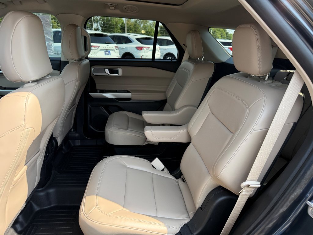 Certified 2023 Ford Explorer XLT w/ Equipment Group 202A AWD/4WD image 18