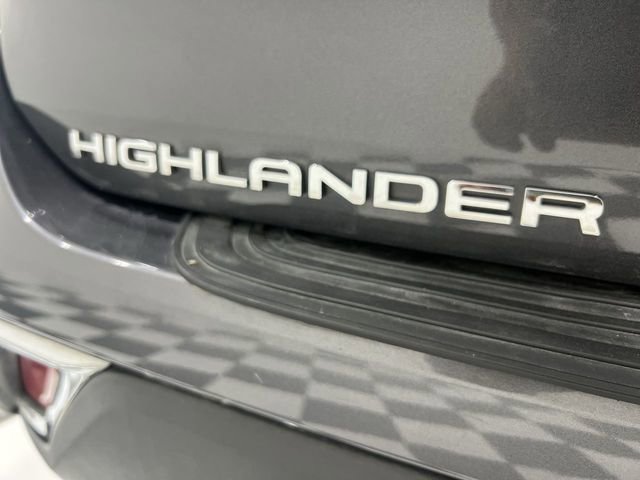 Used 2022 Toyota Highlander XLE FWD image 28