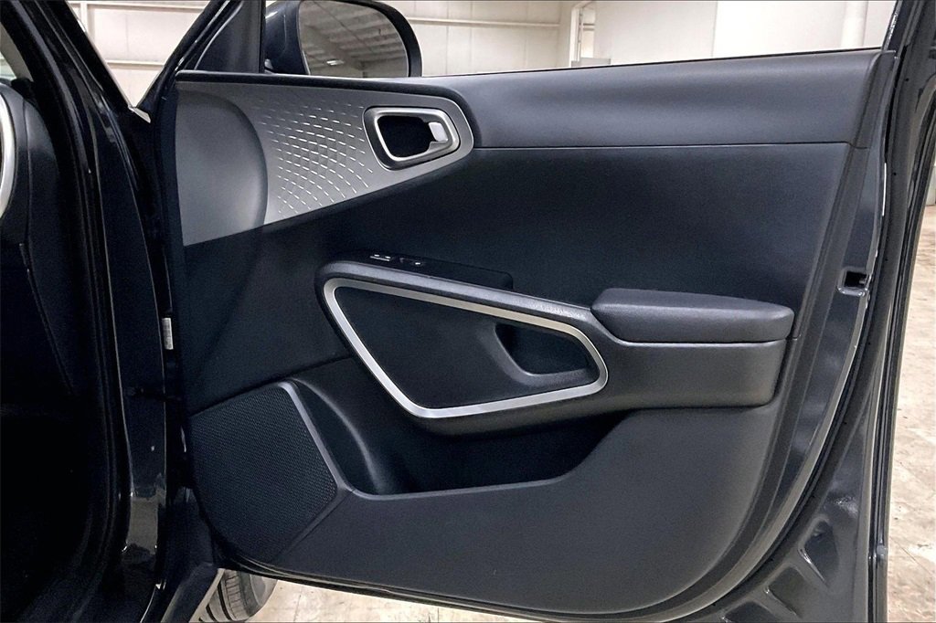 Used 2024 Kia Soul LX w/ LX Technology Package image 22