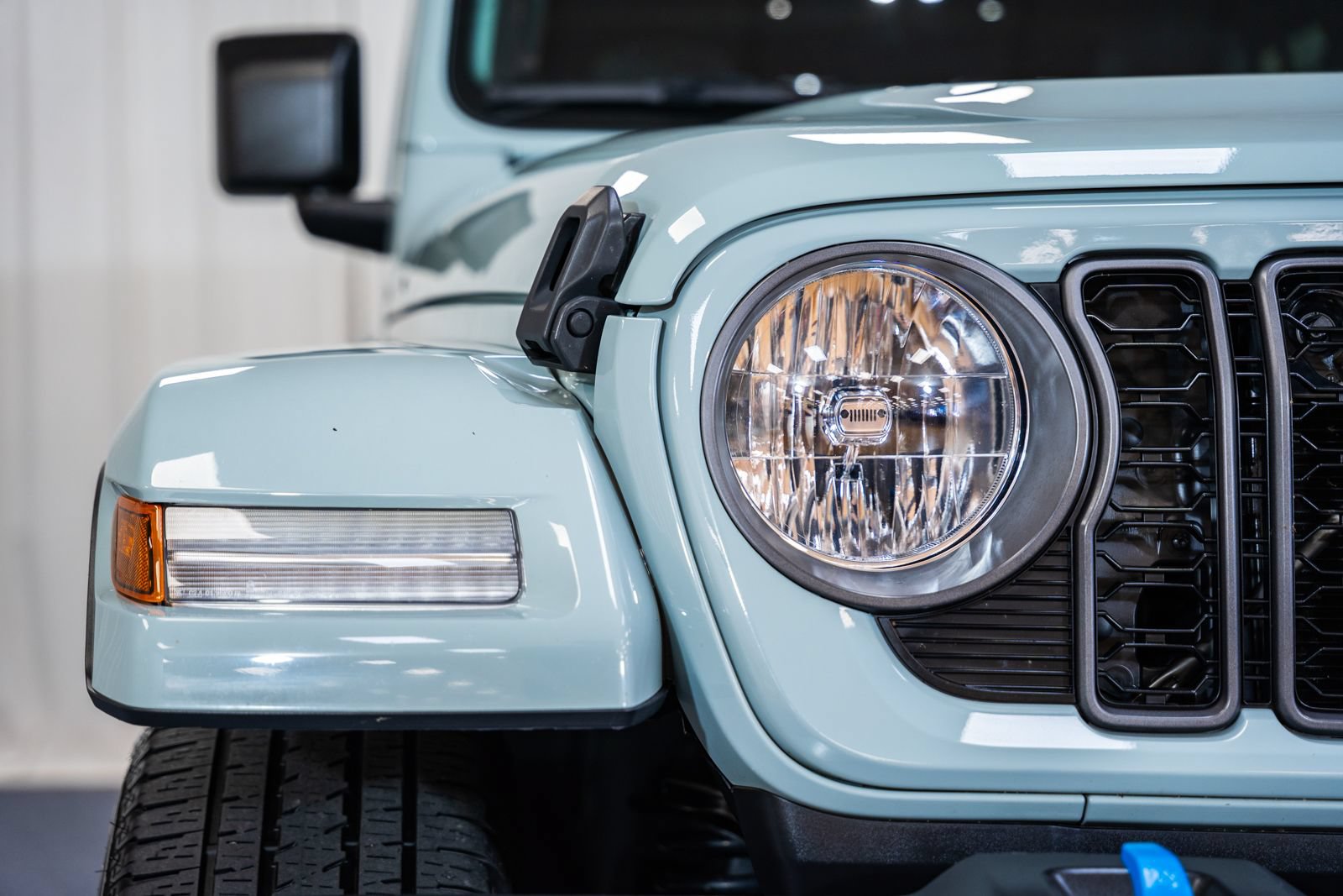 Used 2024 Jeep Wrangler Unlimited AWD/4WD image 13