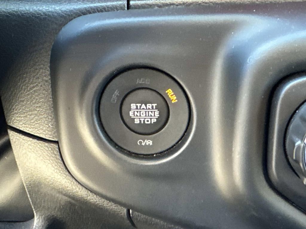 Used 2023 Jeep Wrangler Rubicon image 26