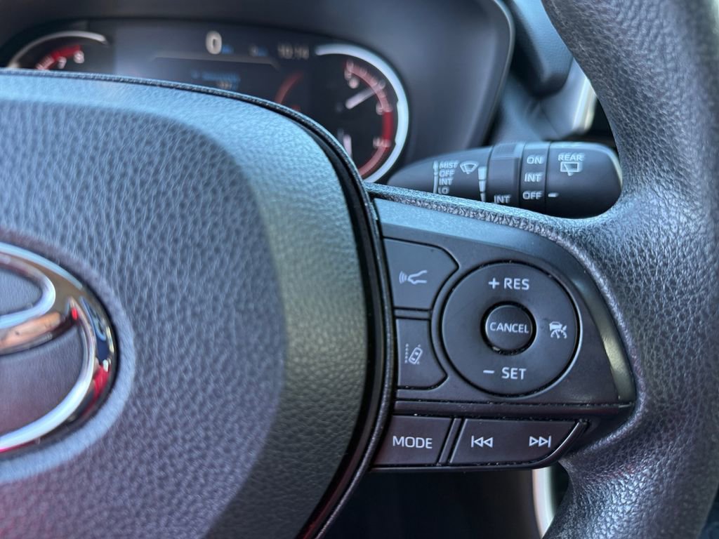 Used 2023 Toyota RAV4 XLE AWD/4WD image 20