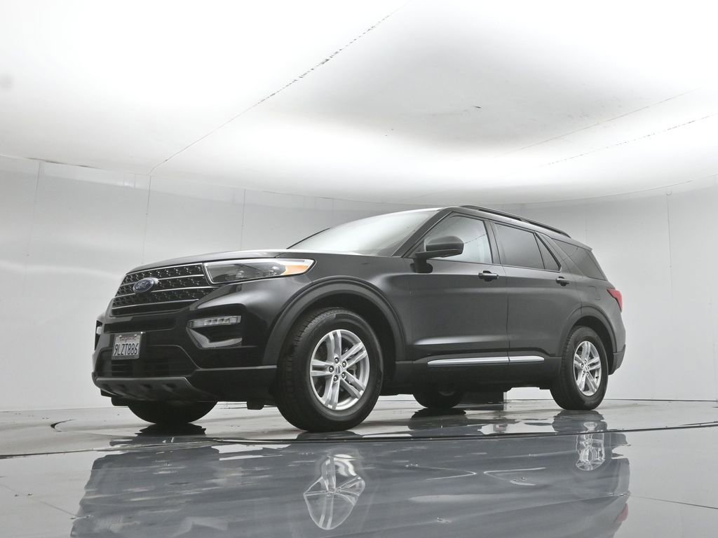 Certified 2024 Ford Explorer XLT w/ Equipment Group 202A RWD image 49