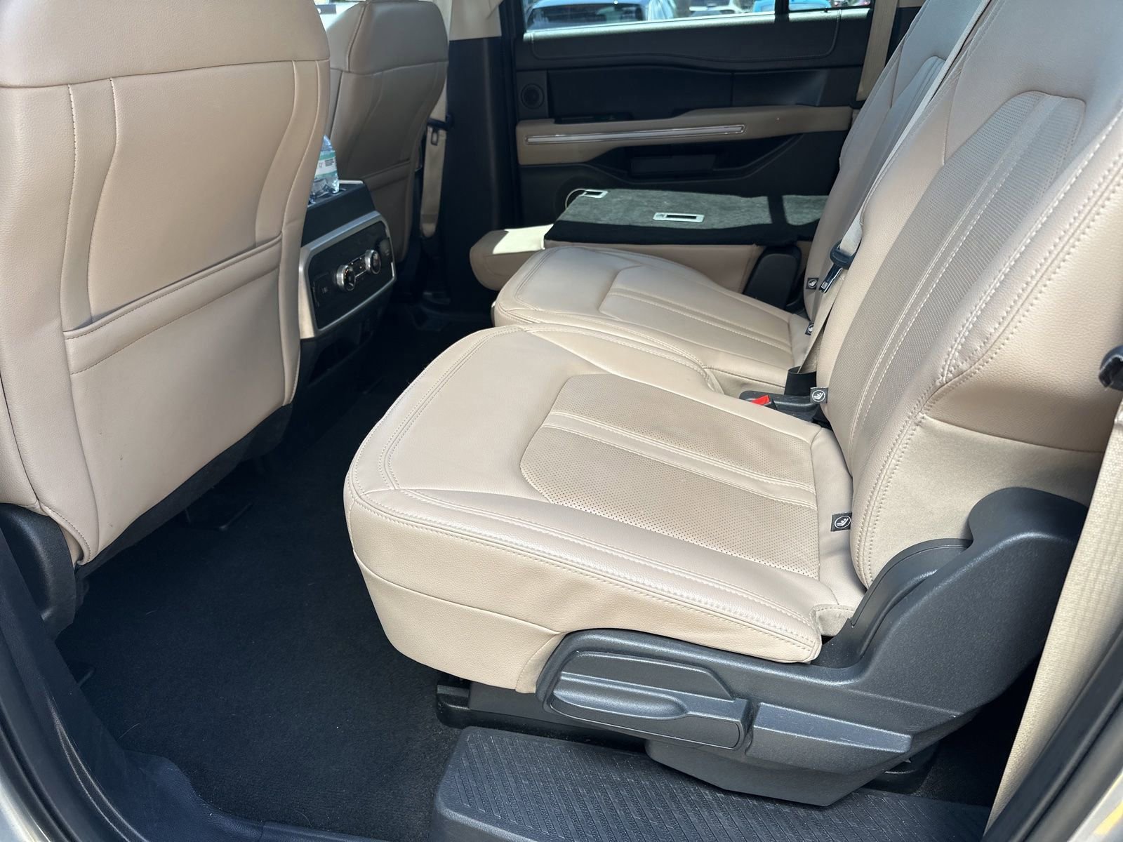 Certified 2024 Ford Expedition Max Limited RWD image 15