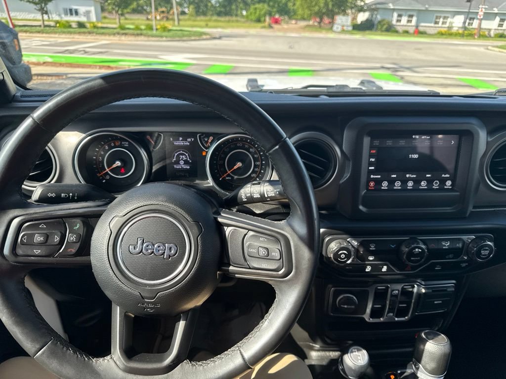 Used 2022 Jeep Wrangler Unlimited Sport AWD/4WD image 4