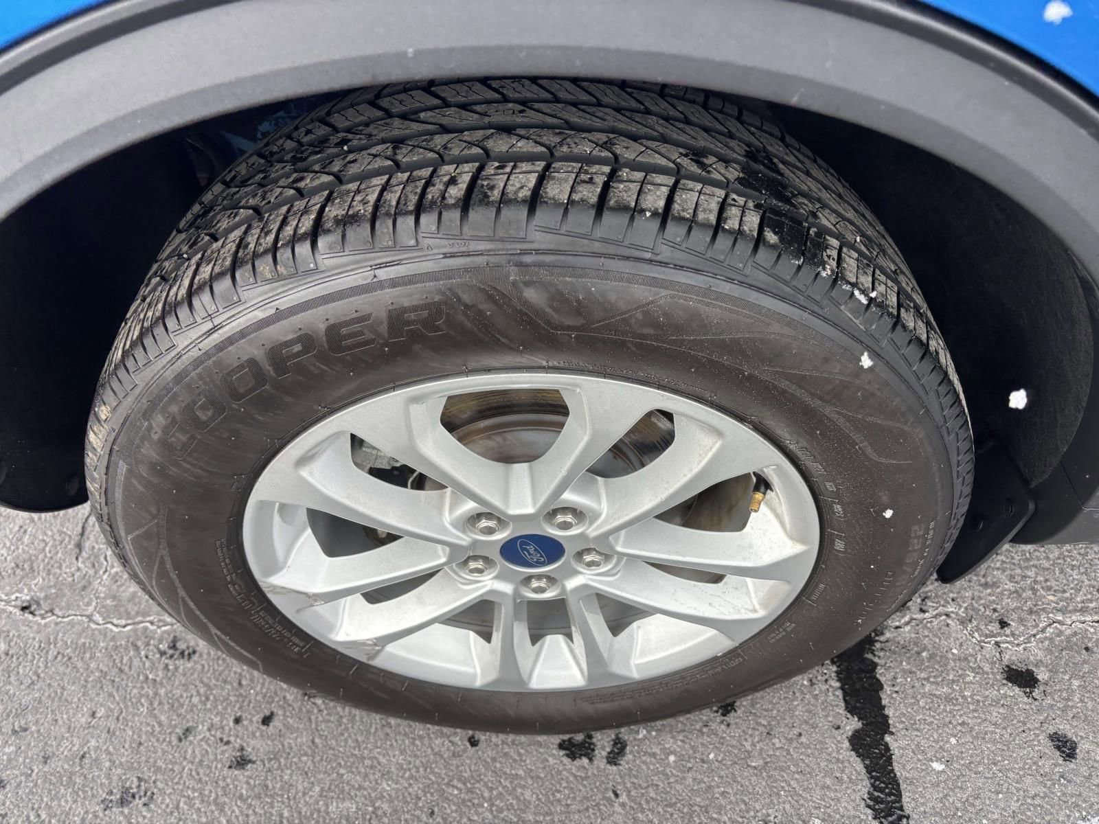 Certified 2020 Ford Escape SE image 12