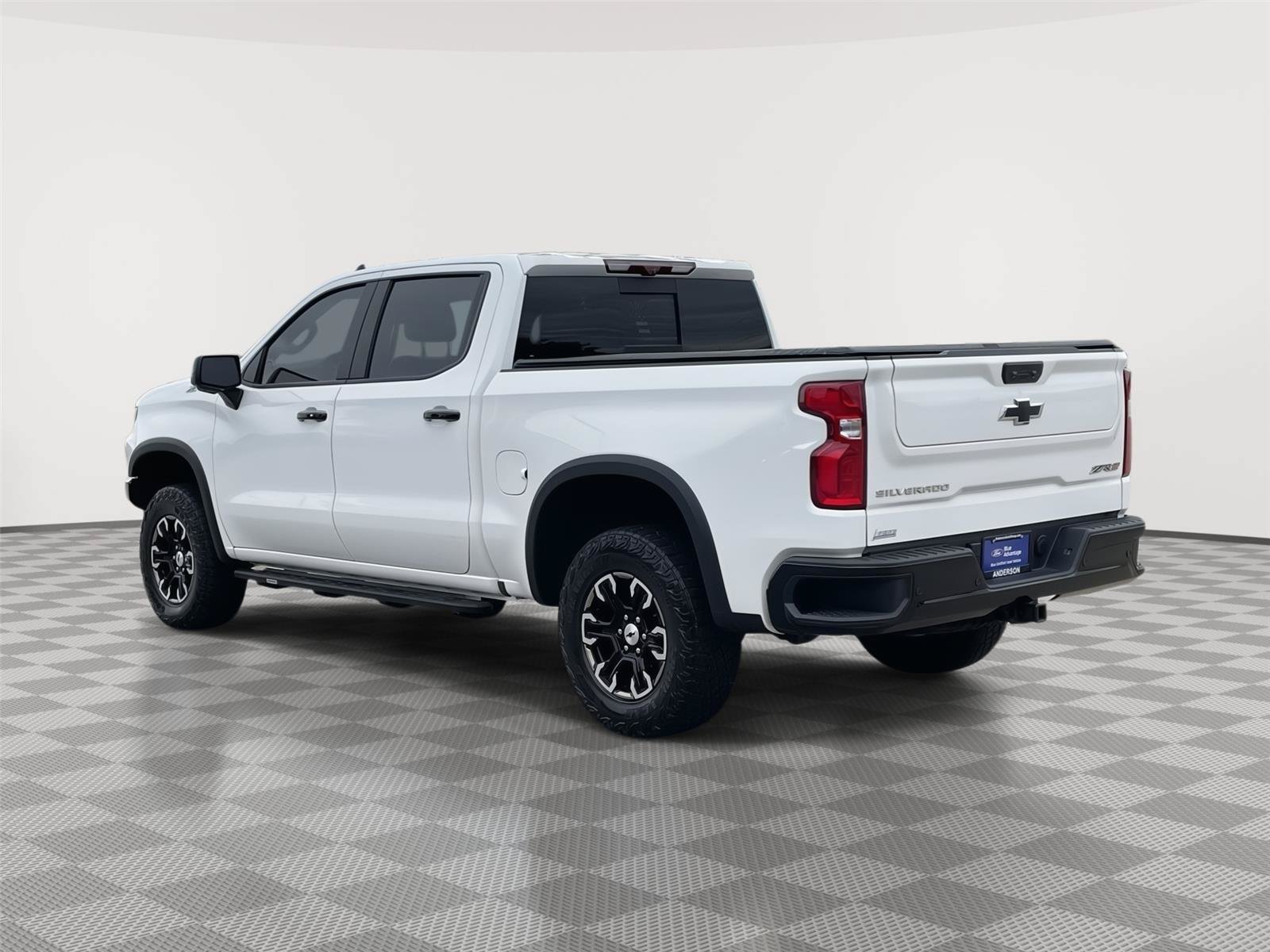Used 2023 Chevrolet Silverado 1500 ZR2 w/ Technology Package AWD/4WD image 9