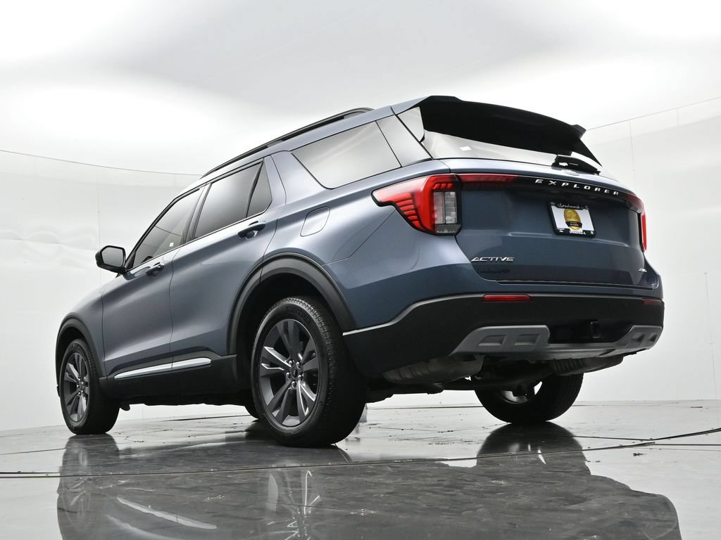 Certified 2025 Ford Explorer Active w/ Active Comfort Package AWD/4WD image 19