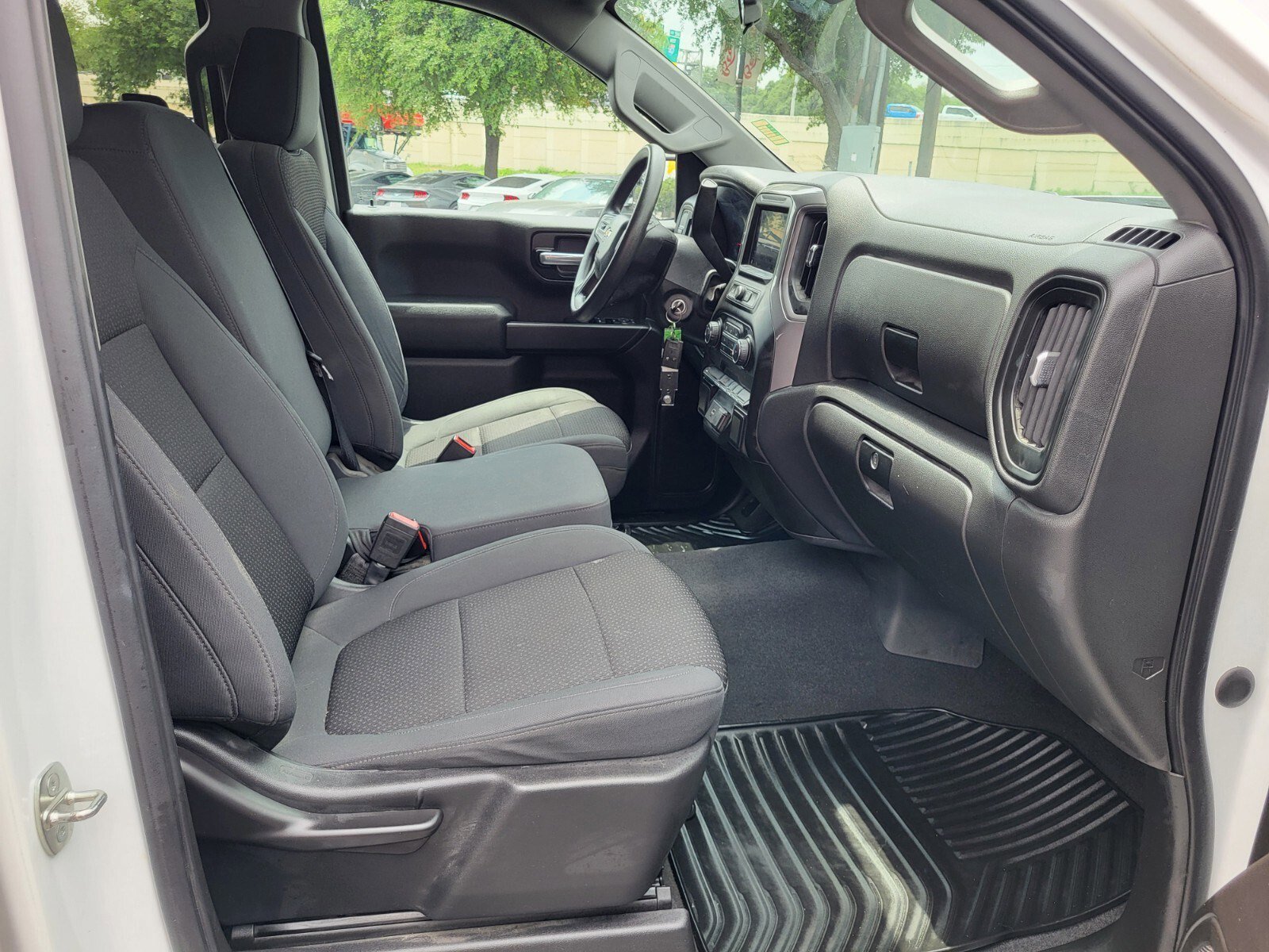 Used 2020 Chevrolet Silverado 1500 Custom w/ Infotainment Package image 12