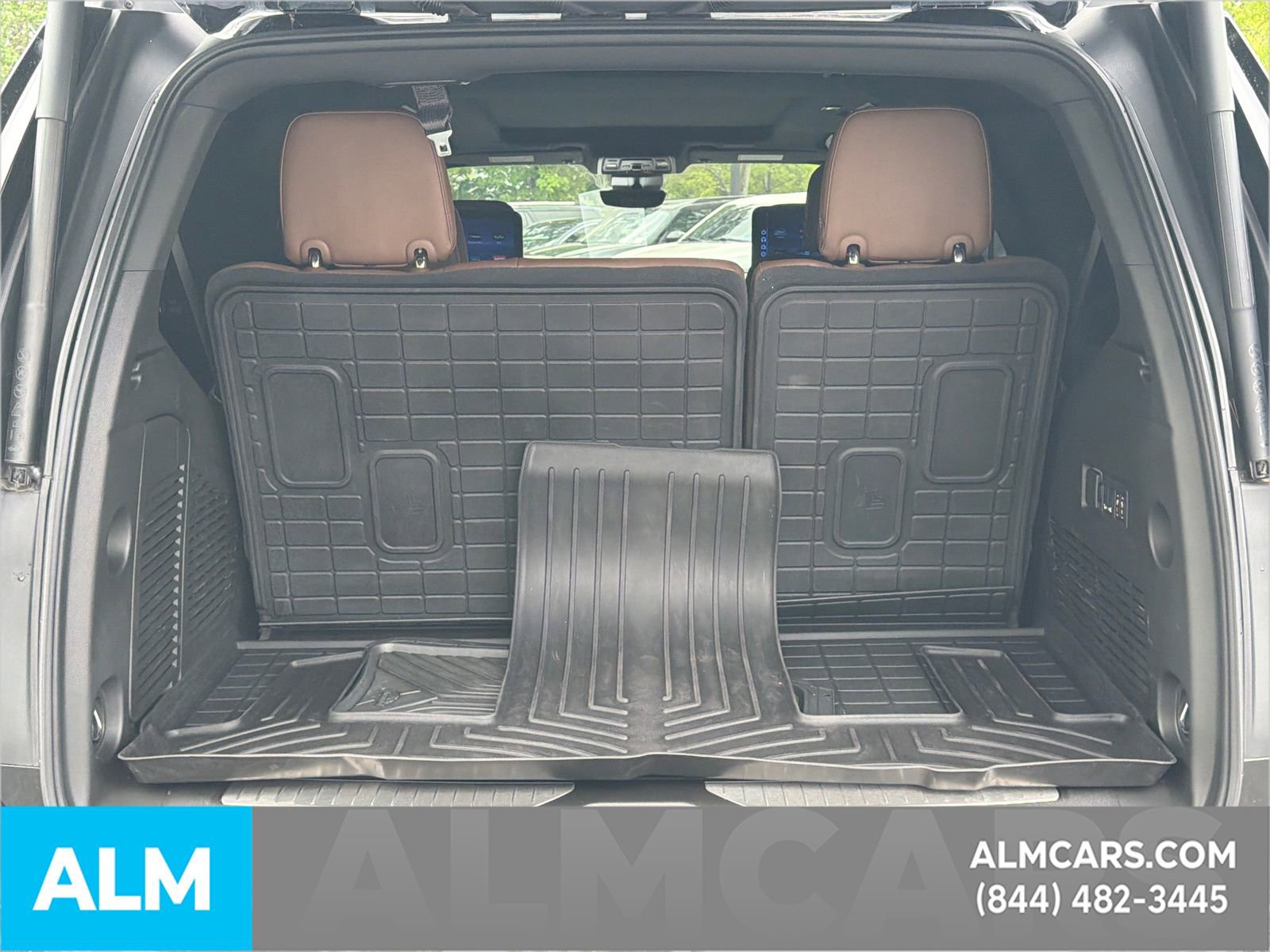 Used 2025 Chevrolet Tahoe High Country AWD/4WD image 21