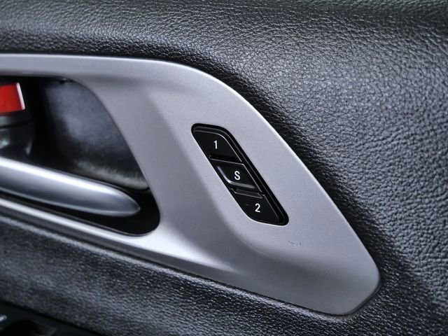 Used 2025 Chrysler Pacifica Select image 26