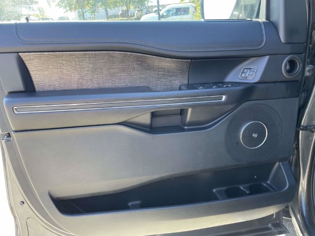Certified 2020 Ford Expedition Limited w/ Special Edition Package AWD/4WD image 18