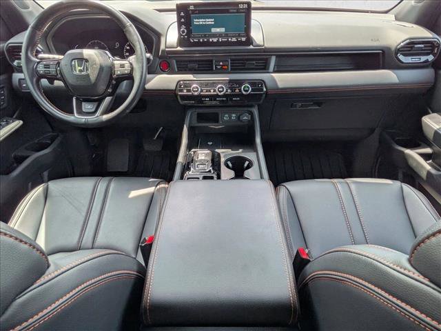 Used 2025 Honda Pilot TrailSport image 16