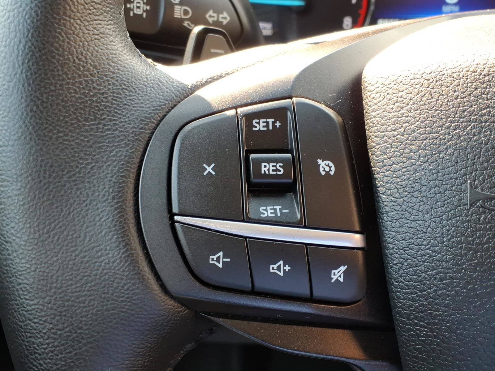 Certified 2020 Ford Explorer XLT w/ Comfort Package AWD/4WD image 18