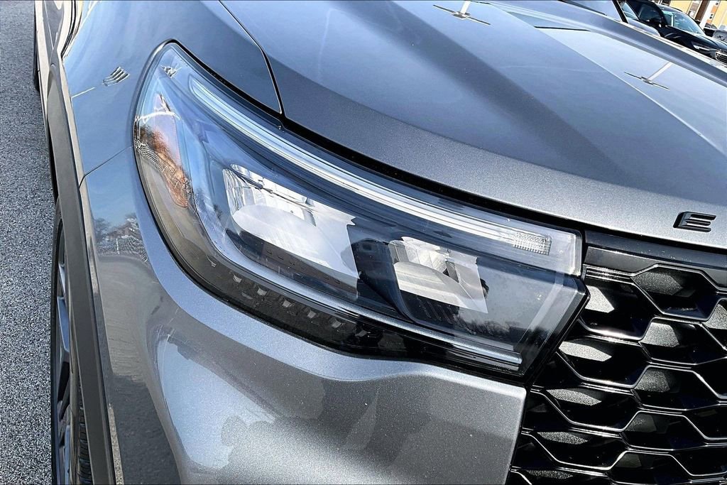 Certified 2025 Ford Explorer ST-Line w/ Premium Package image 29