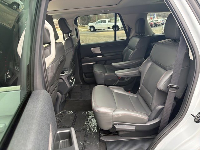 Certified 2025 Ford Expedition Active image 23