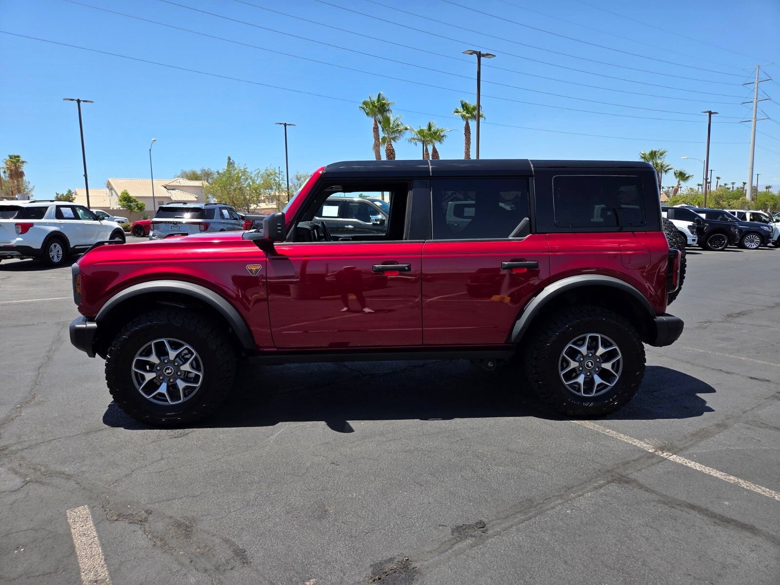 Certified 2025 Ford Bronco Badlands AWD/4WD image 3
