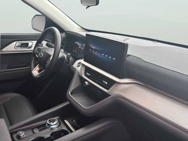 Certified 2025 Ford Explorer Active w/ Active Comfort Package AWD/4WD image 10