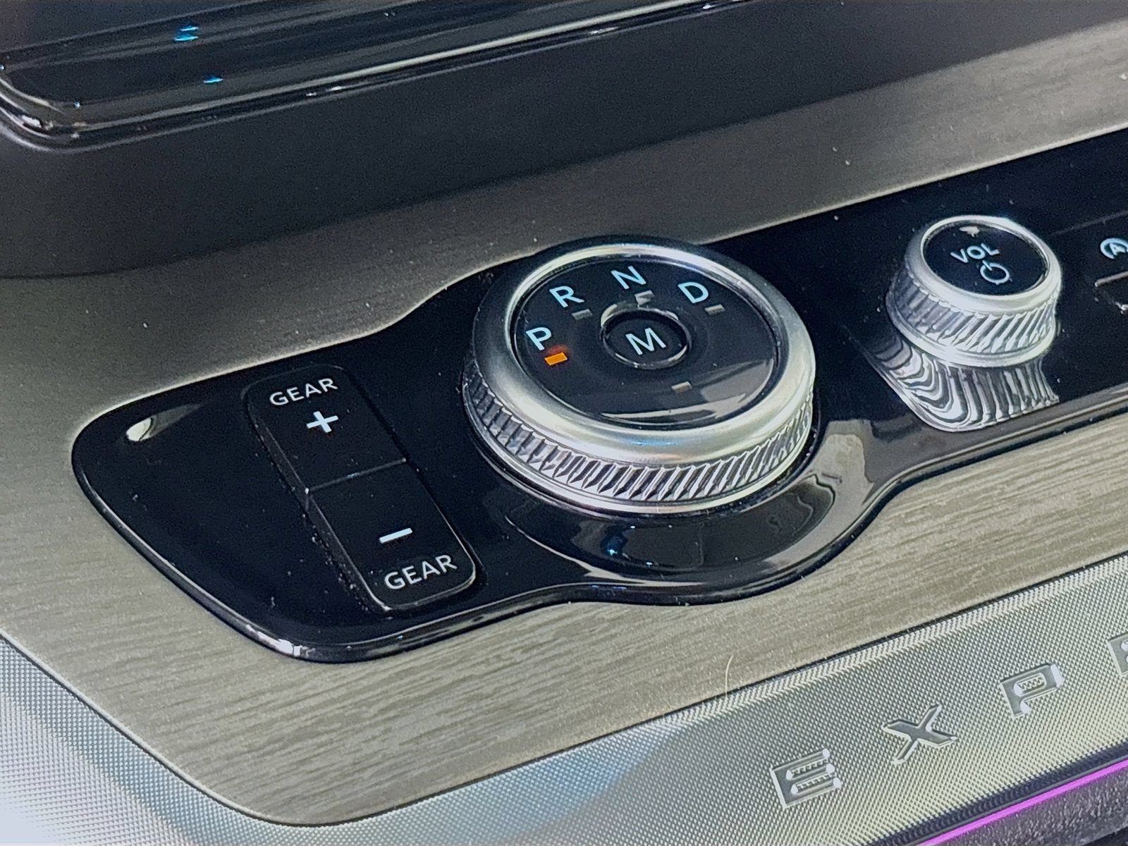 Certified 2025 Ford Expedition Platinum AWD/4WD image 17