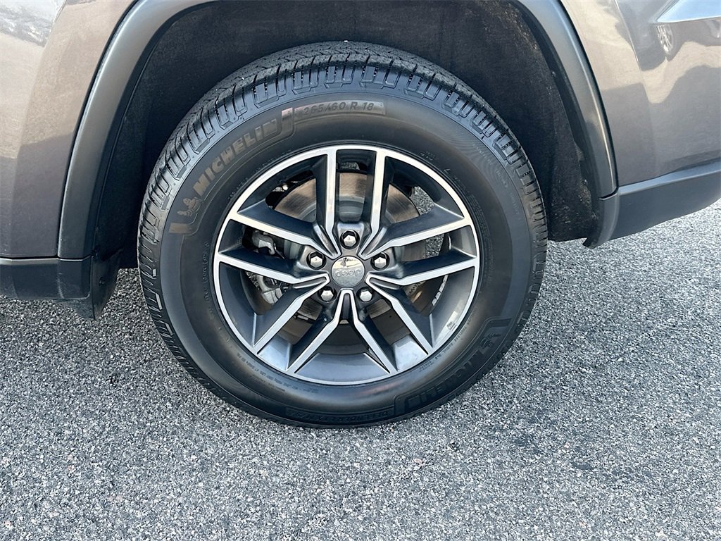 Used 2018 Jeep Grand Cherokee Limited image 24