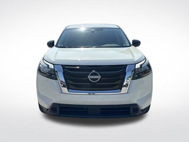 Used 2023 Nissan Pathfinder S FWD image 3